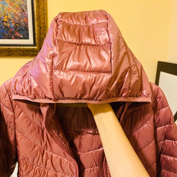 Calvin Klein Women's Packable Medium - Picture 6 of 6